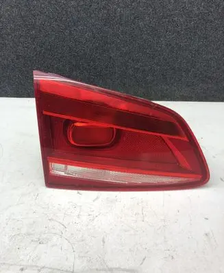 Volkswagen PASSAT B7 Tailgate rear/tail lights