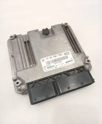 Opel Astra H Engine control unit/module 55581052 55579447 0281018082
