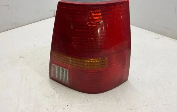 Volkswagen Golf IV Rear/tail lights 28438007