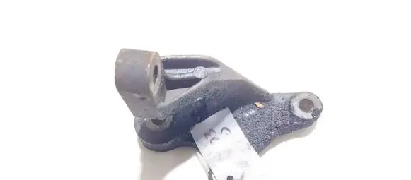 Ford Focus Engine mounting bracket