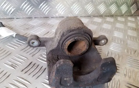 KIA Sorento Rear brake caliper