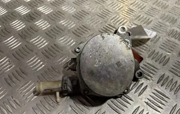 Mercedes-Benz X-class W470 Vacuum pump