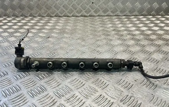 Opel Zafira B Fuel main line pipe 55200266