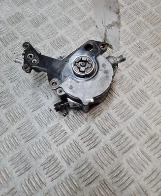 Volkswagen Touran I Vacuum pump 038145209