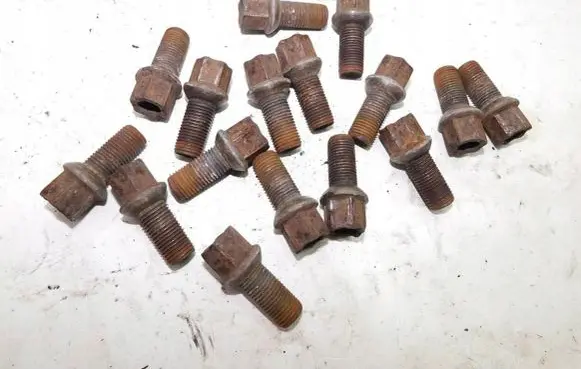 Skoda Octavia Mk2 (1Z) Nuts/bolts 