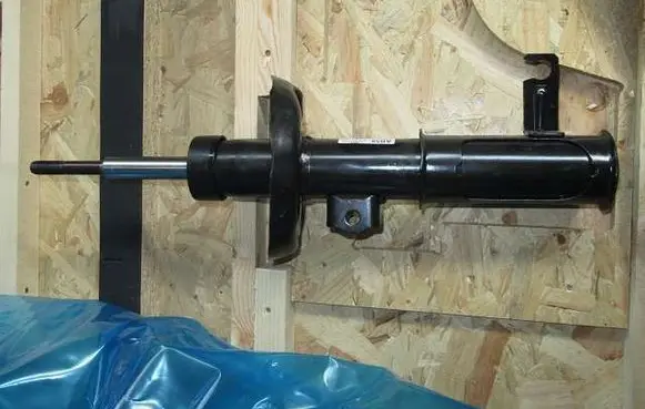 Opel Zafira C Front shock absorber/damper 22951820