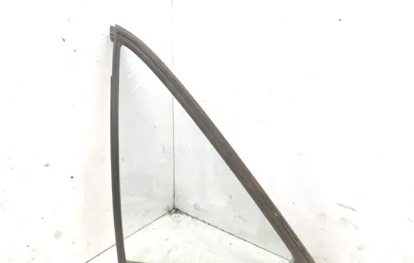 Rear vent window glass