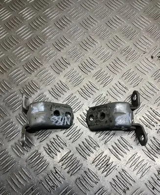 Nissan Navara D40 Front door hinge set 