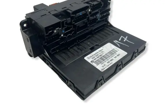 Mercedes-Benz CLK A209 C209 Fuse module 2095451101 5DK00848511