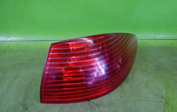 Peugeot 607 Rear/tail lights