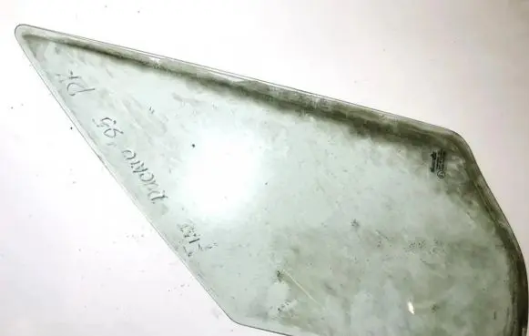 Fiat Ducato Front door vent window glass four-door 
