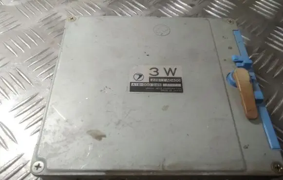 Subaru Impreza I Engine control unit/module 22611AD400 A18000D45