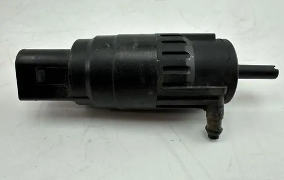 Audi A3 S3 8V Windscreen/windshield washer pump 1K5955651