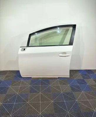 Toyota Prius (XW30) Front door X192