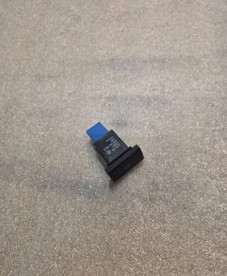 Fog light switch