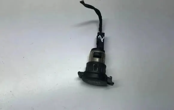 Hyundai Tucson JM 12 V Socket (front) 