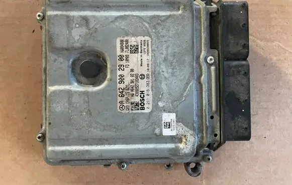 Mercedes-Benz E W212 Engine control unit/module A6429002900 0281016383