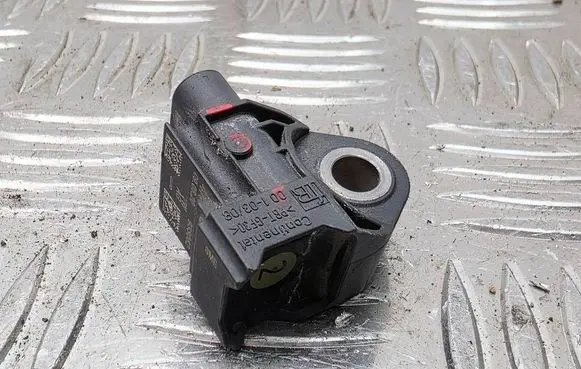 Porsche Taycan 9J1 Airbag deployment crash/impact sensor 4N0959651D