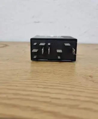 Volkswagen PASSAT B5 Other relay 4B0955531A