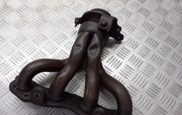 Honda CR-V Exhaust manifold