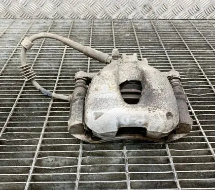 Peugeot 3008 I Front brake caliper