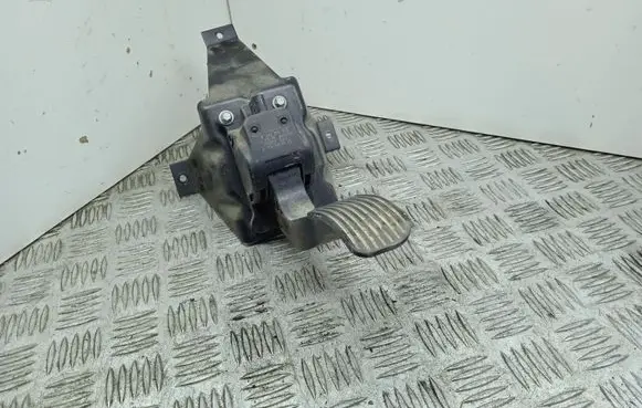 Mercedes-Benz Sprinter W906 Accelerator throttle pedal A9063000304