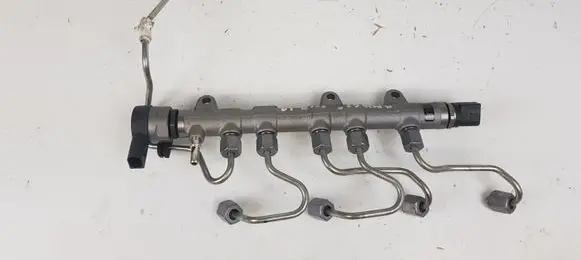 BMW 5 G30 G31 Fuel main line pipe 0445214371 857924001
