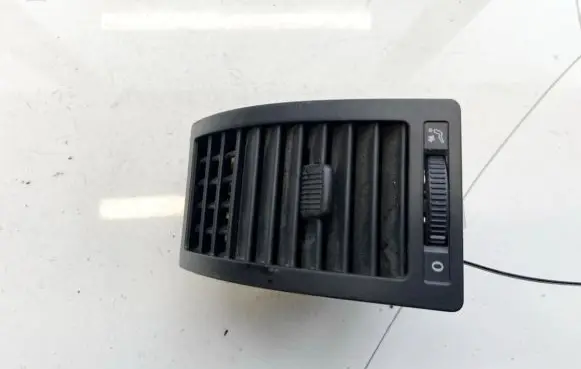 Volkswagen Polo Dash center air vent grill 6q0819703