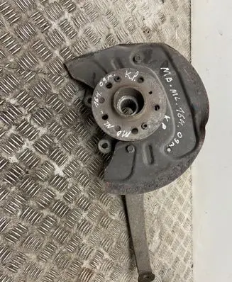 Mercedes-Benz ML W164 Front wheel hub