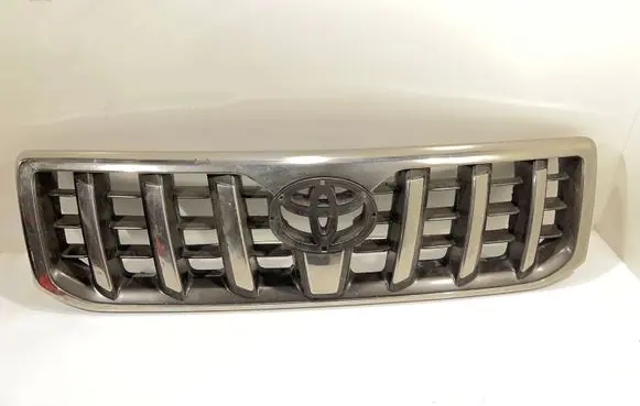 Toyota Land Cruiser (J120) Front bumper upper radiator grill