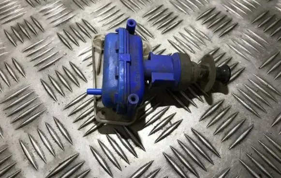 Audi 80 90 S2 B4 Central locking vacuum pump 893862153d