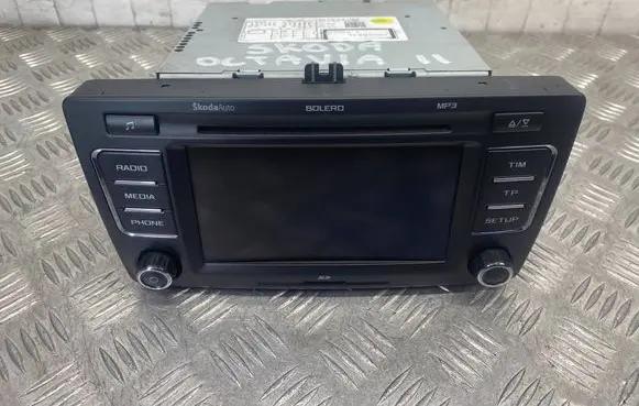 Skoda Octavia Mk2 (1Z) Radio/CD/DVD/GPS head unit 1Z0035156F 7648258360