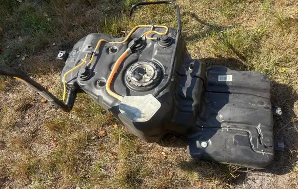 Porsche Macan (95B) Fuel tank 95B201021E