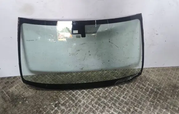Lexus IS 220D-250-350 Front windscreen/windshield window