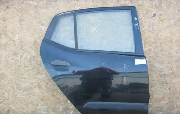 Hyundai i10 Rear door