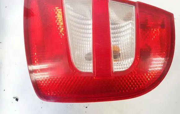 Skoda Fabia Mk1 (6Y) Rear/tail lights 086651901rr 08-665-1901r-r