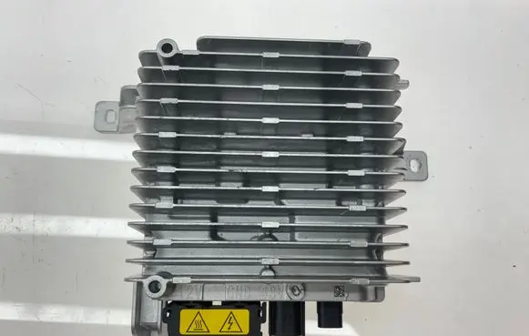 Volkswagen Golf VIII Voltage converter inverter 5QS959682B