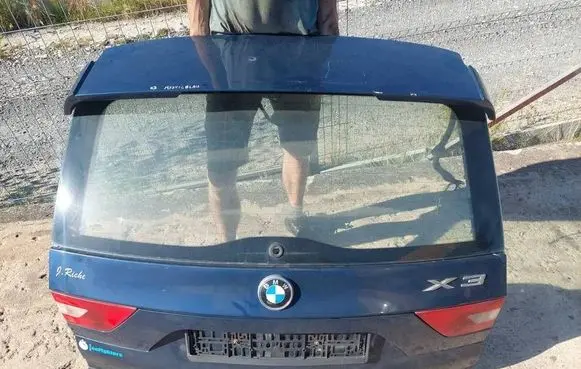BMW X3 E83 Tailgate/trunk/boot lid