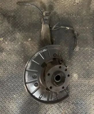 Front wheel hub