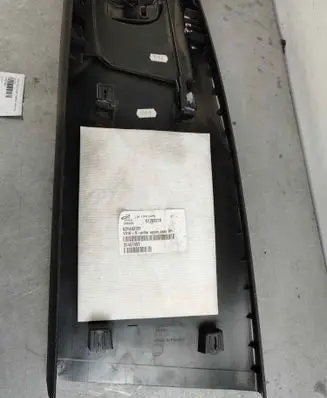 Volvo XC40 (B) pillar trim (top) 31457493