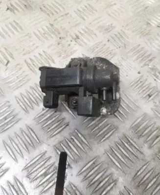 BMW 5 E39 Turbo solenoid valve 70057903 7796634 08T153