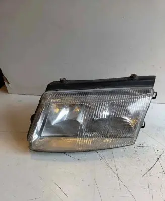Volkswagen PASSAT B5 Headlight/headlamp 4411156