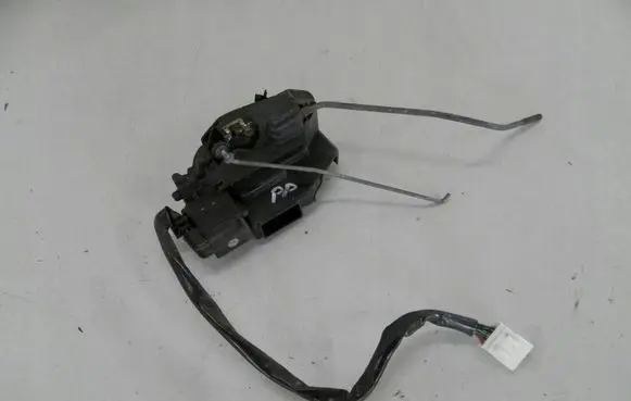 Mazda Xedos 9 Front door lock T00358310
