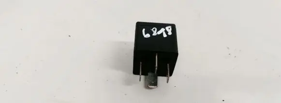 Opel Zafira A Other relay 90464760 V23134-K52-X220
