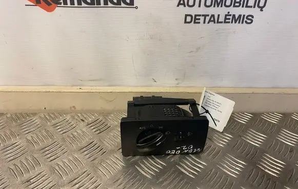 Ford Mondeo Mk III Light switch 498610