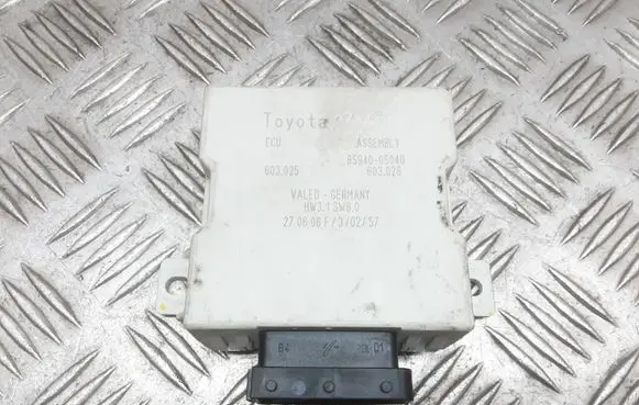 Toyota Avensis T250 Window wiper relay 8594005040