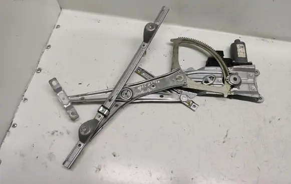 Opel Astra H Rear door window regulator with motor