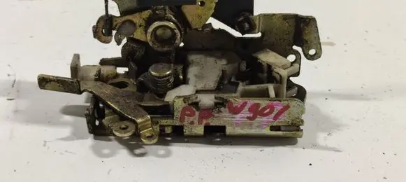 Mercedes-Benz Sprinter W901 W902 W903 W904 Front door lock A9017201135 9017201135
