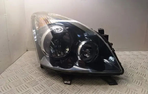 Toyota Corolla Verso AR10 Headlight/headlamp 811300F080