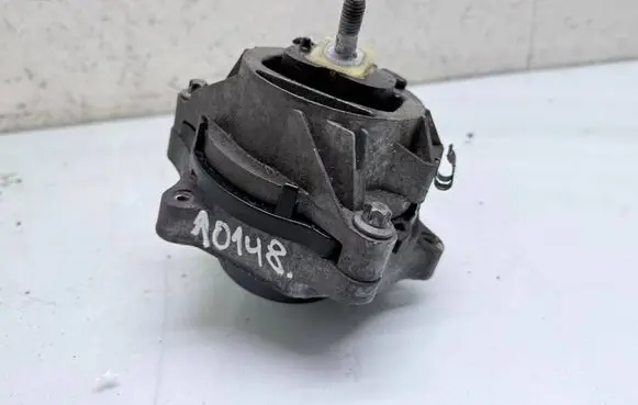 BMW 1 F20 F21 Engine mount bracket 6859407